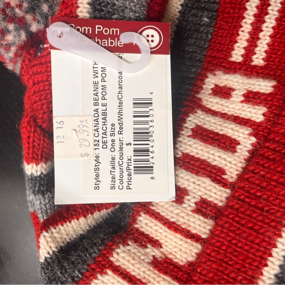 Canada winter hat - Picture 3 of 3